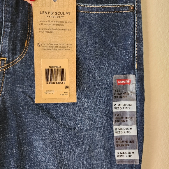 Levi's 721 High Rise Skinny Jeans - Picture 4 of 6